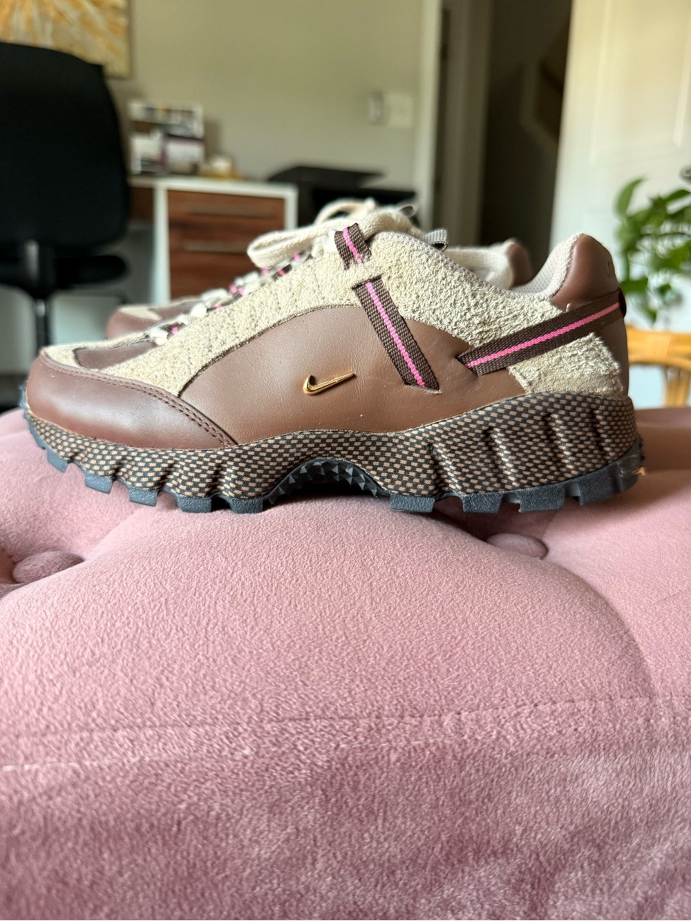 Nike X Jacemeus Humara Women’s Brown, Cream & Pink Trail Sneaker